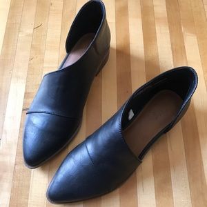 Universal thread booties NWOT